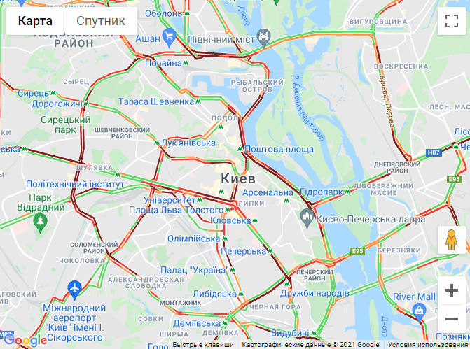 Киев застыл в предпраздничных пробках, а таксисты взвинтили цены (карта)